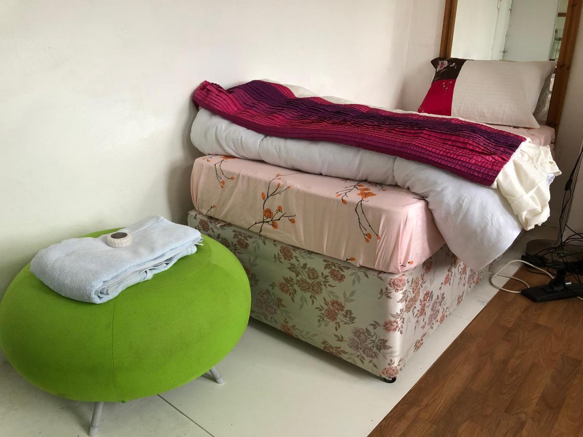 An Extra Large Room With Patio & Own Front Entrance Rotherham Rawmarsh Eksteriør bilde